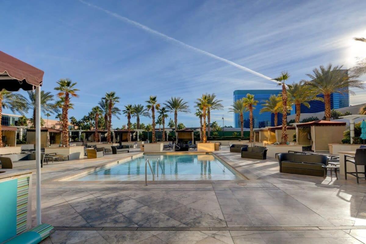 Mgm Signature-24-709 Strip View Jacuzzi Studio Лас Вегас Екстериор снимка